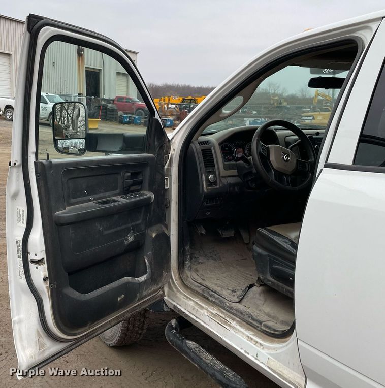 image for item MA9815 2012 Dodge Ram 5500HD  Crew Cab flatbed truck