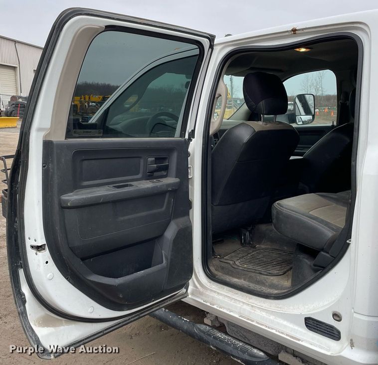 image for item MA9815 2012 Dodge Ram 5500HD  Crew Cab flatbed truck