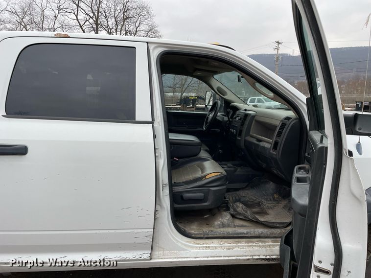 image for item MA9815 2012 Dodge Ram 5500HD  Crew Cab flatbed truck