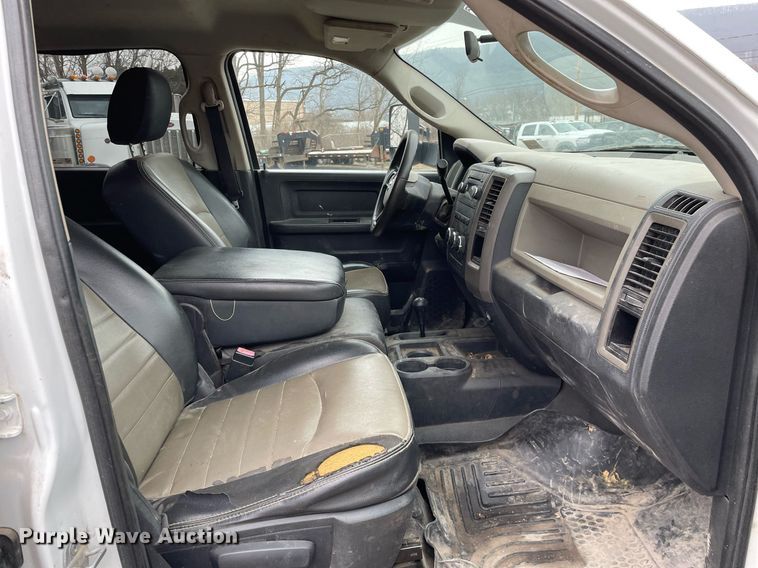 image for item MA9815 2012 Dodge Ram 5500HD  Crew Cab flatbed truck