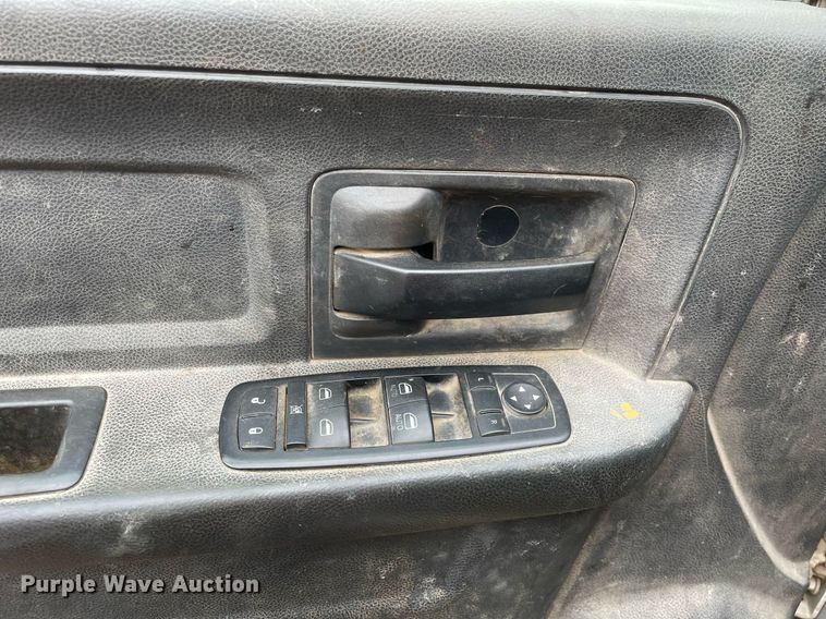 image for item MA9816 2012 Dodge Ram 5500HD  Crew Cab flatbed truck