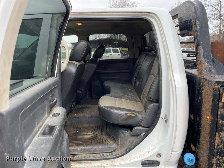 image for item MA9816 2012 Dodge Ram 5500HD  Crew Cab flatbed truck