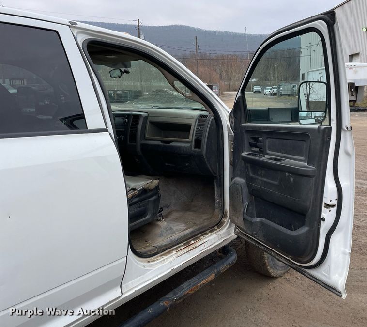 image for item MA9816 2012 Dodge Ram 5500HD  Crew Cab flatbed truck