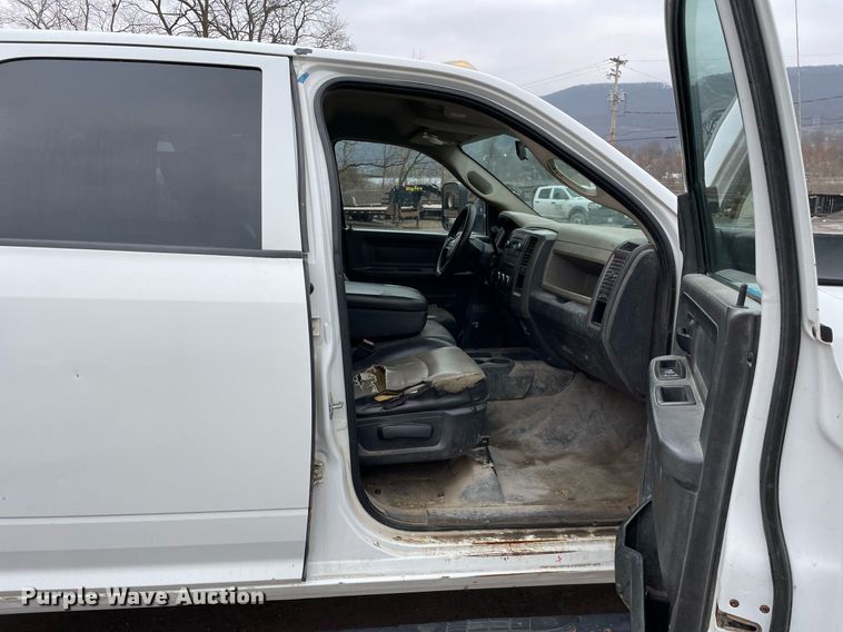 image for item MA9816 2012 Dodge Ram 5500HD  Crew Cab flatbed truck