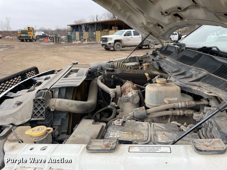 image for item MA9816 2012 Dodge Ram 5500HD  Crew Cab flatbed truck