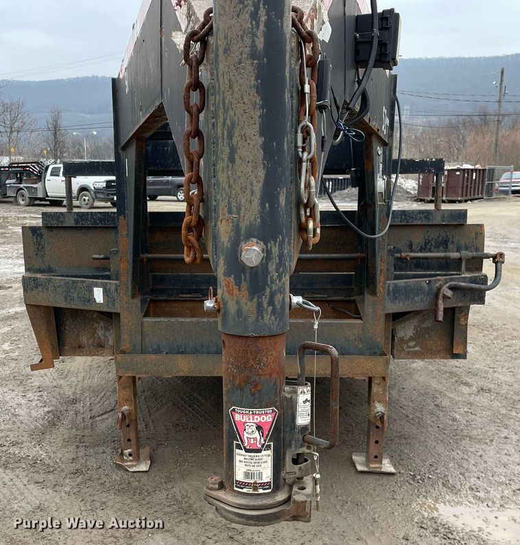 image for item MA9817 2006 Apache  equipment trailer