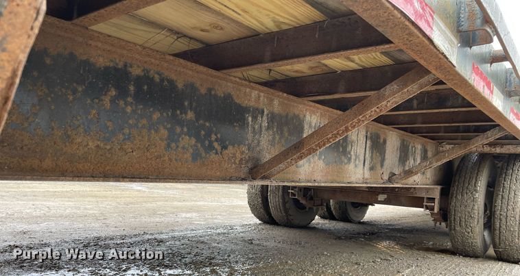 image for item MA9817 2006 Apache  equipment trailer