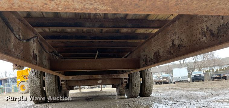 image for item MA9817 2006 Apache  equipment trailer