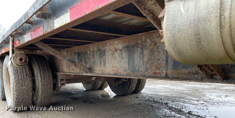 image for item MA9817 2006 Apache  equipment trailer