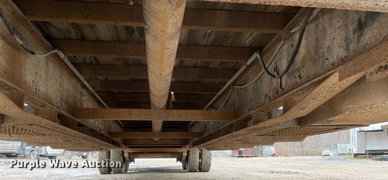 image for item MA9817 2006 Apache  equipment trailer