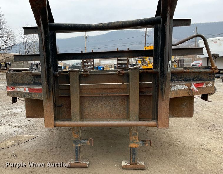 image for item MA9818 1985 Comet  equipment trailer