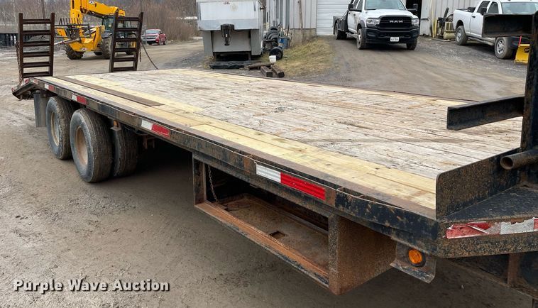 image for item MA9818 1985 Comet  equipment trailer