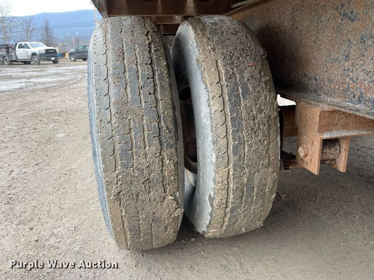 image for item MA9818 1985 Comet  equipment trailer