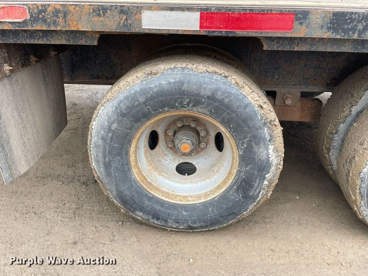 image for item MA9818 1985 Comet  equipment trailer