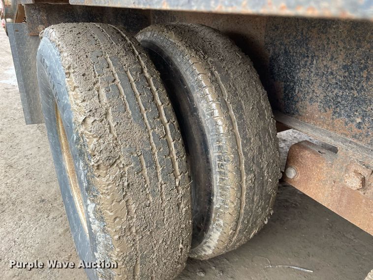 image for item MA9818 1985 Comet  equipment trailer