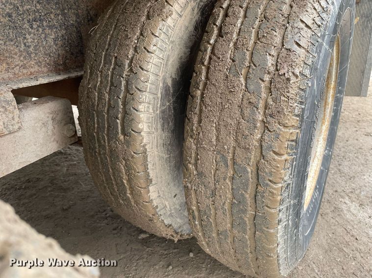 image for item MA9818 1985 Comet  equipment trailer