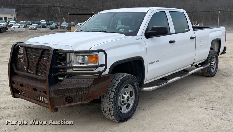 image for item MA9822 2017 GMC Sierra 2500HD  Crew Cab pickup truck