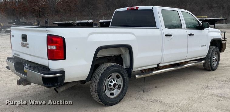 image for item MA9822 2017 GMC Sierra 2500HD  Crew Cab pickup truck