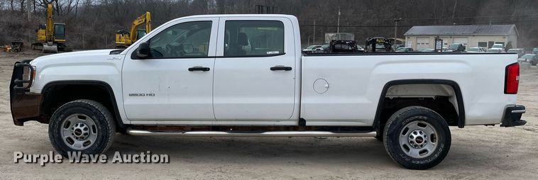 image for item MA9822 2017 GMC Sierra 2500HD  Crew Cab pickup truck