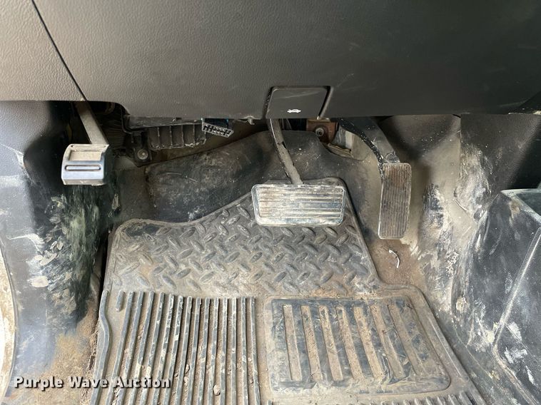 image for item MA9822 2017 GMC Sierra 2500HD  Crew Cab pickup truck