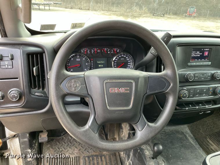 image for item MA9822 2017 GMC Sierra 2500HD  Crew Cab pickup truck