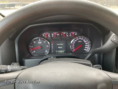 image for item MA9822 2017 GMC Sierra 2500HD  Crew Cab pickup truck