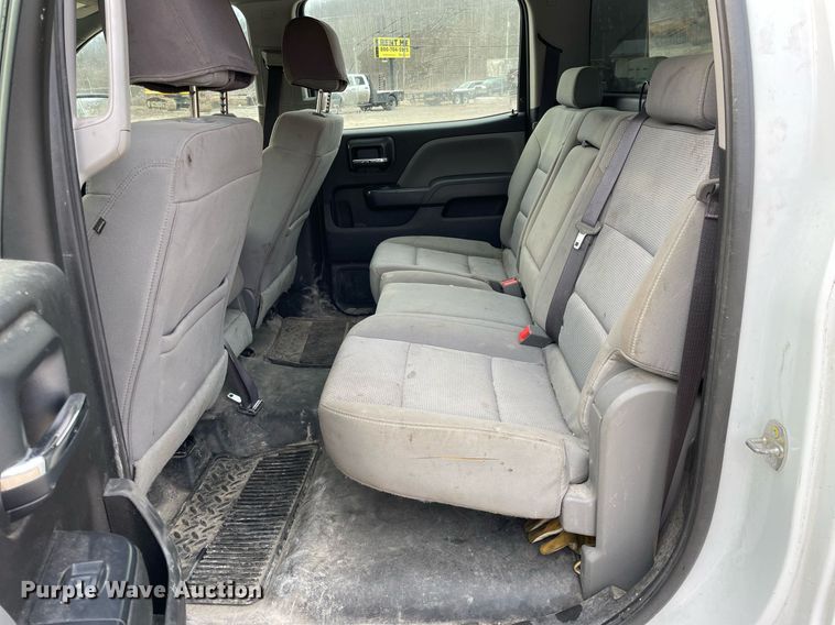 image for item MA9822 2017 GMC Sierra 2500HD  Crew Cab pickup truck