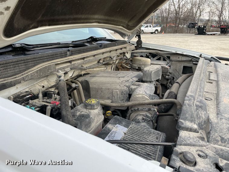 image for item MA9822 2017 GMC Sierra 2500HD  Crew Cab pickup truck