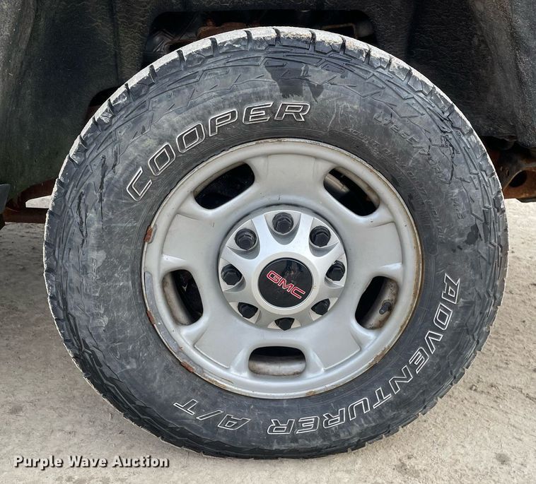 image for item MA9822 2017 GMC Sierra 2500HD  Crew Cab pickup truck