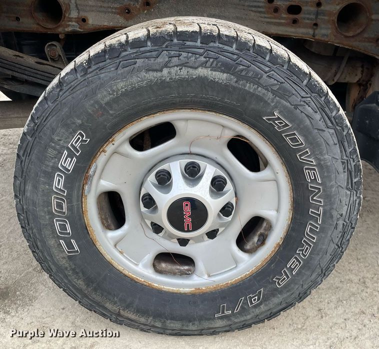 image for item MA9822 2017 GMC Sierra 2500HD  Crew Cab pickup truck