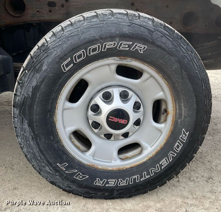 image for item MA9822 2017 GMC Sierra 2500HD  Crew Cab pickup truck