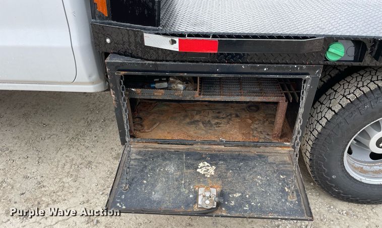 image for item MA9823 2017 Chevrolet Silverado 3500HD  Crew Cab flatbed pickup truck