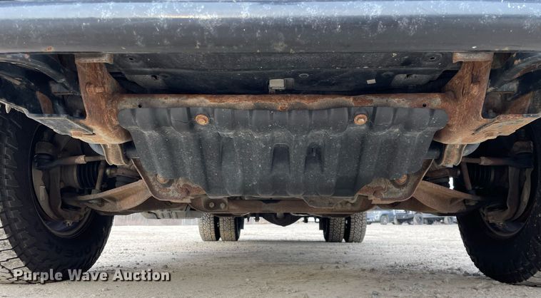 image for item MA9823 2017 Chevrolet Silverado 3500HD  Crew Cab flatbed pickup truck