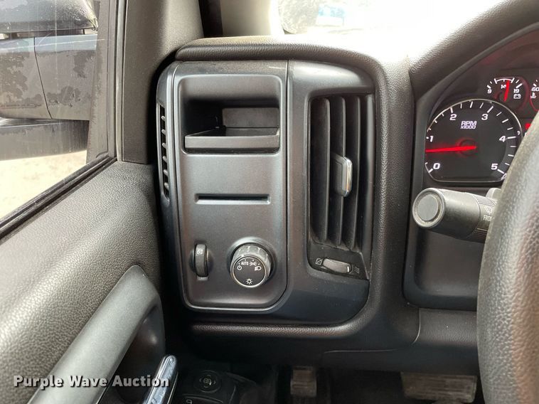 image for item MA9823 2017 Chevrolet Silverado 3500HD  Crew Cab flatbed pickup truck