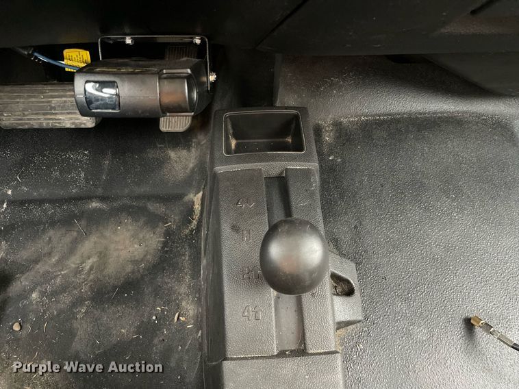 image for item MA9823 2017 Chevrolet Silverado 3500HD  Crew Cab flatbed pickup truck