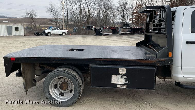 image for item MA9824 2015 Dodge Ram 5500  Crew Cab flatbed truck