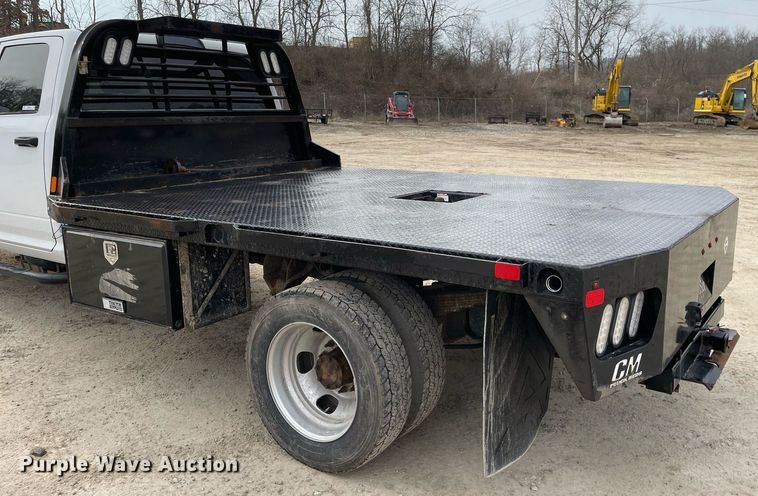 image for item MA9824 2015 Dodge Ram 5500  Crew Cab flatbed truck