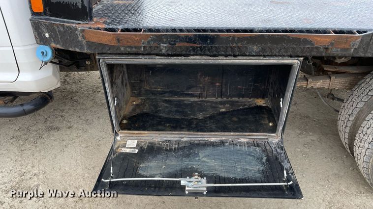 image for item MA9824 2015 Dodge Ram 5500  Crew Cab flatbed truck