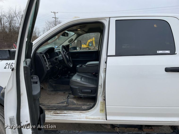 image for item MA9824 2015 Dodge Ram 5500  Crew Cab flatbed truck