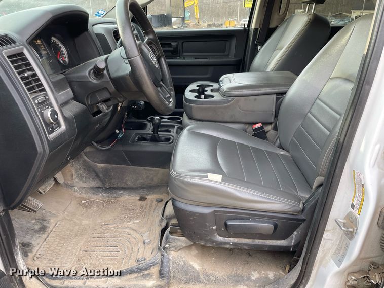 image for item MA9824 2015 Dodge Ram 5500  Crew Cab flatbed truck