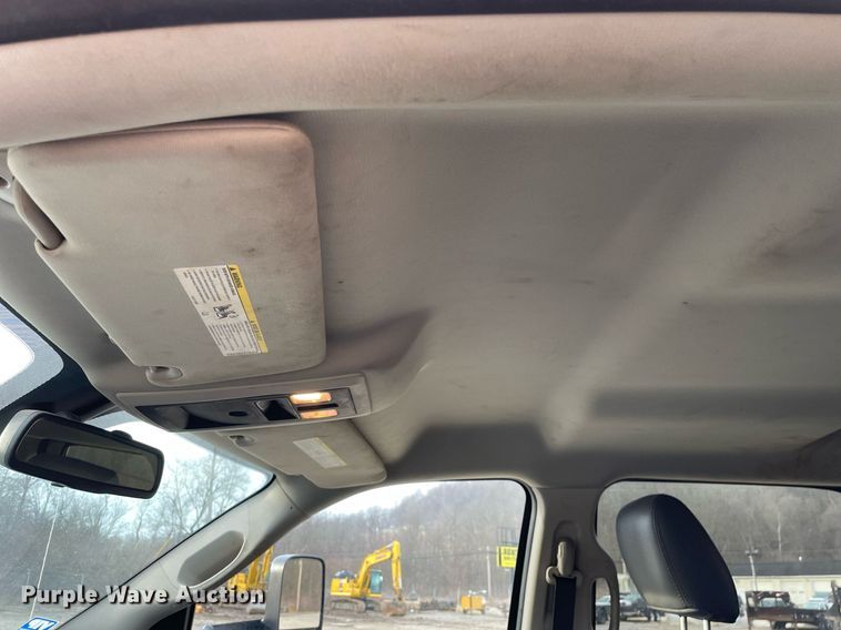 image for item MA9824 2015 Dodge Ram 5500  Crew Cab flatbed truck