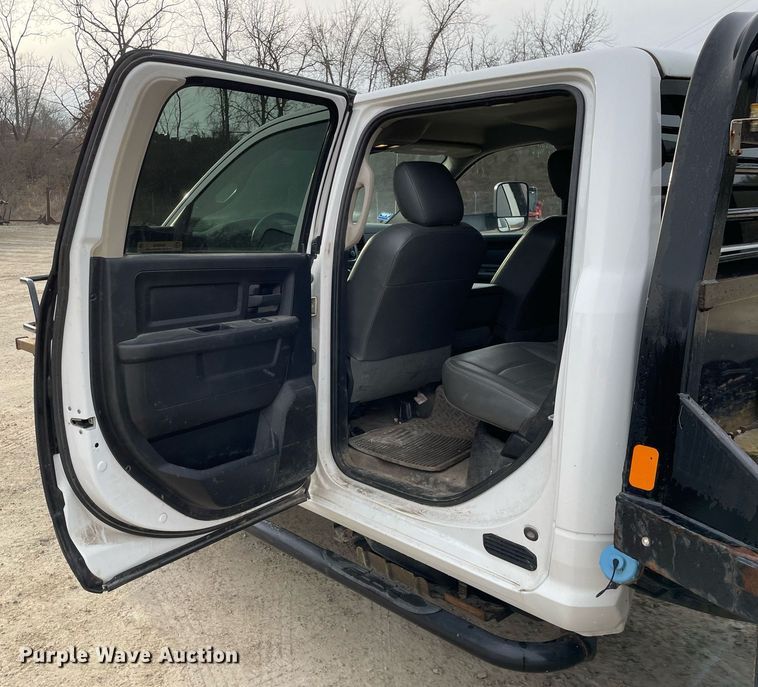image for item MA9824 2015 Dodge Ram 5500  Crew Cab flatbed truck