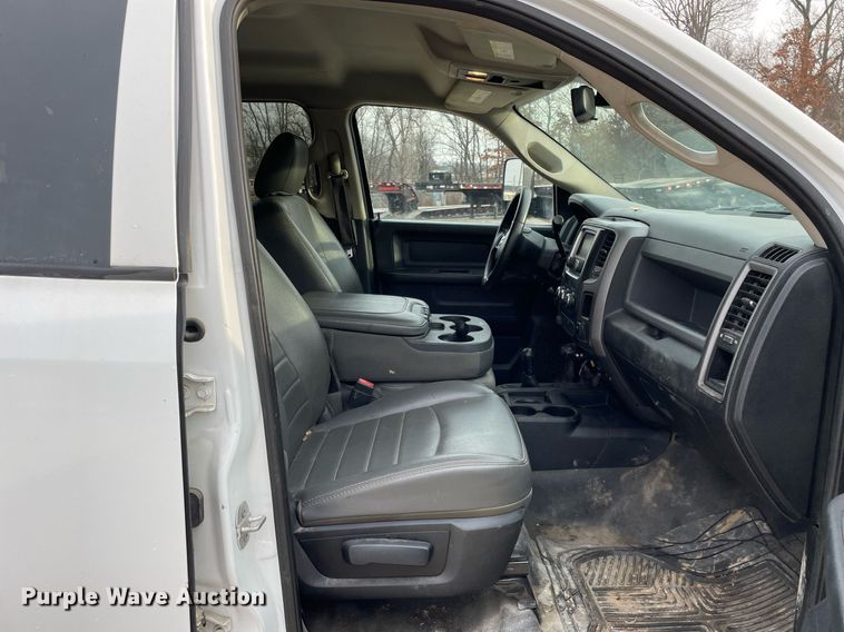 image for item MA9824 2015 Dodge Ram 5500  Crew Cab flatbed truck