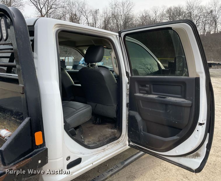 image for item MA9824 2015 Dodge Ram 5500  Crew Cab flatbed truck