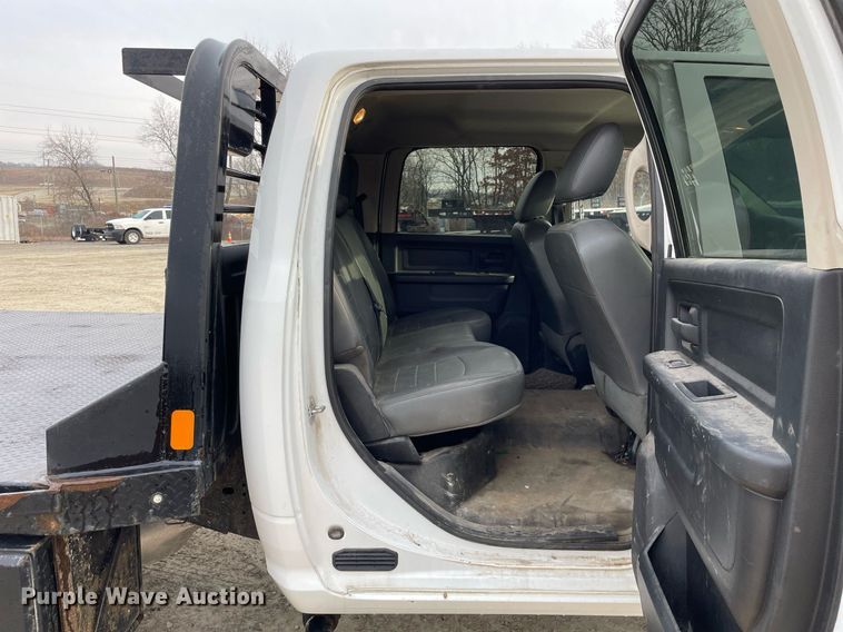 image for item MA9824 2015 Dodge Ram 5500  Crew Cab flatbed truck