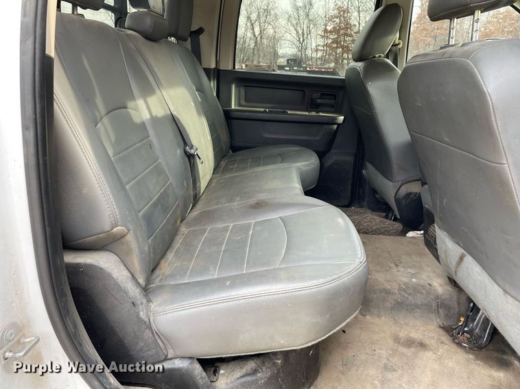 image for item MA9824 2015 Dodge Ram 5500  Crew Cab flatbed truck