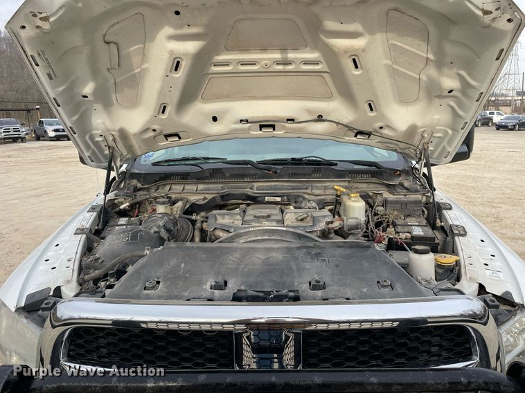 image for item MA9824 2015 Dodge Ram 5500  Crew Cab flatbed truck