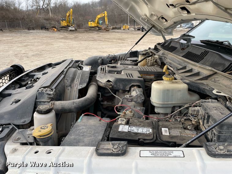 image for item MA9824 2015 Dodge Ram 5500  Crew Cab flatbed truck