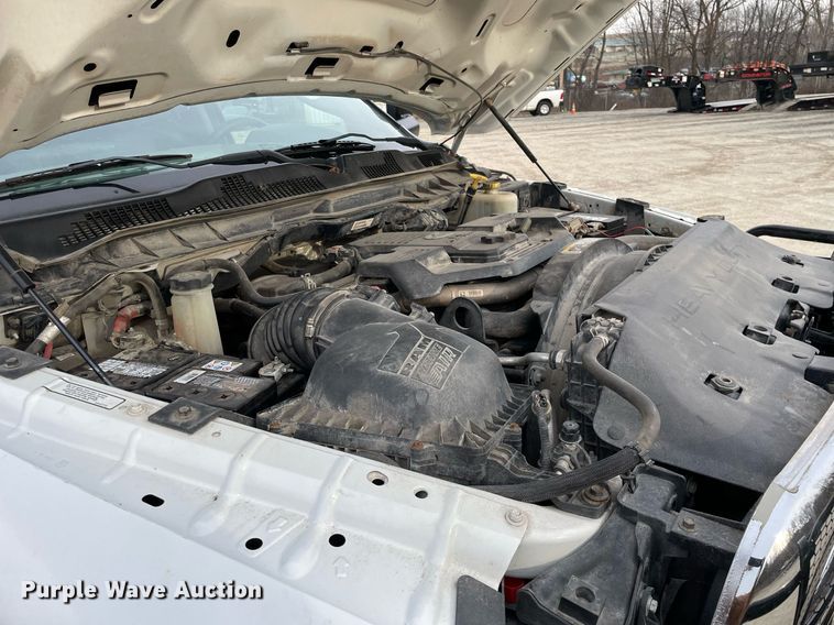 image for item MA9824 2015 Dodge Ram 5500  Crew Cab flatbed truck