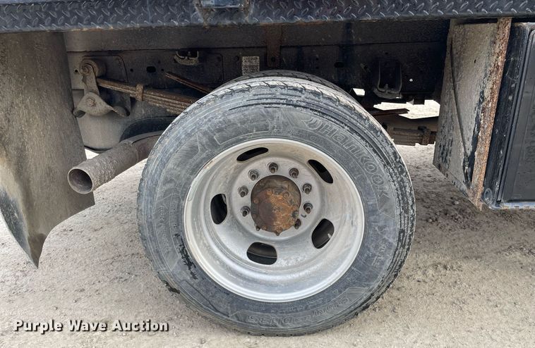 image for item MA9824 2015 Dodge Ram 5500  Crew Cab flatbed truck